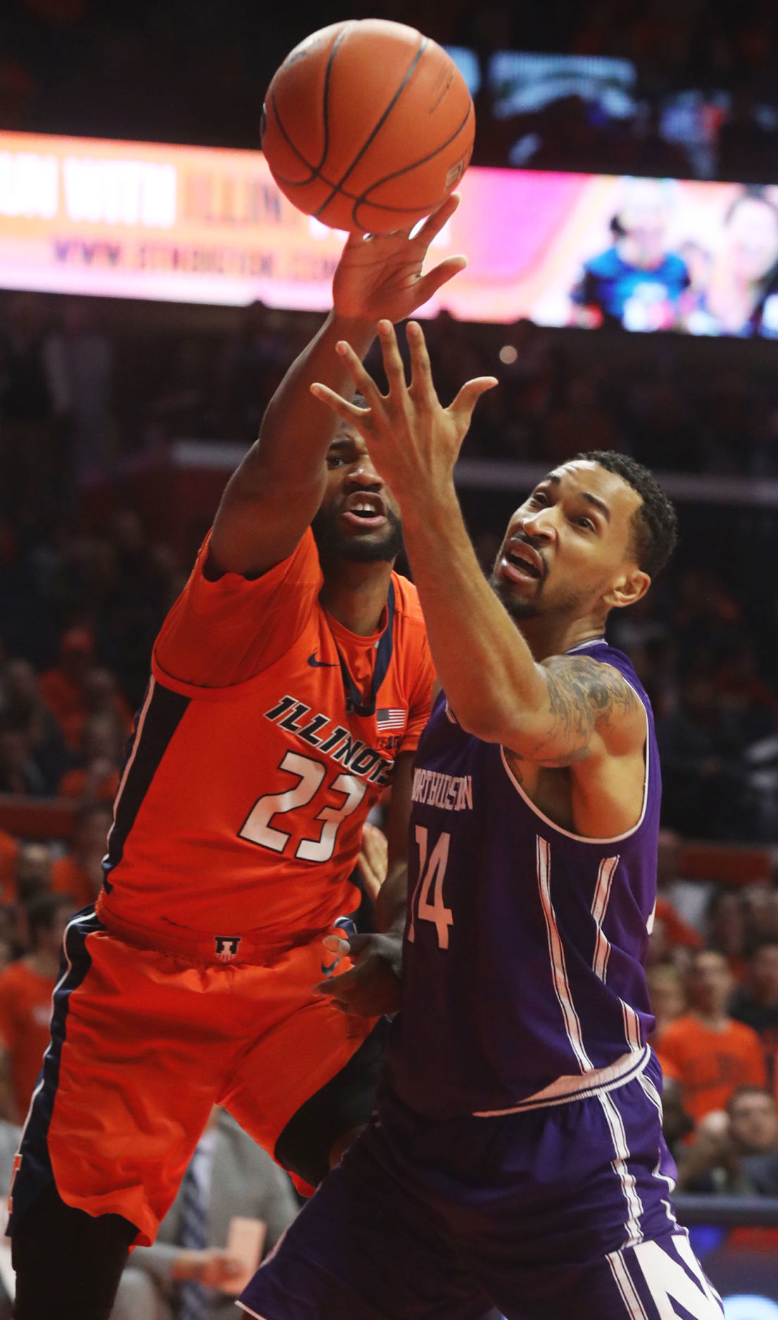 Illinois vs Northwestern 18 3.3.19.jpg